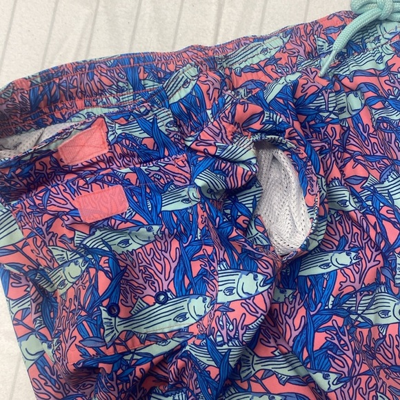 VINEYARD VINES Chappy Print Swim Trunks - Coral Papaya Passion Size Large - Picture 7 of 12